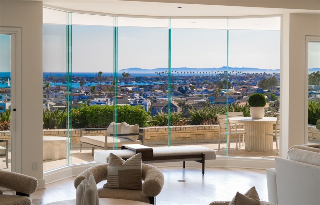 1535 Dolphin Terrace