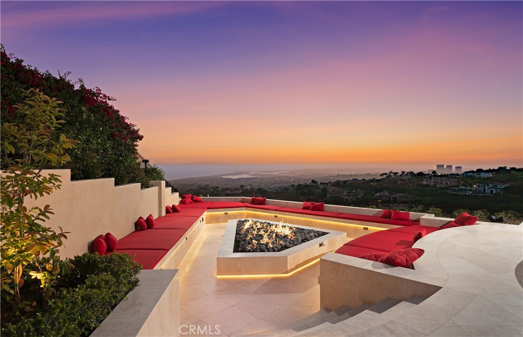 9 Pelican Crest Drive