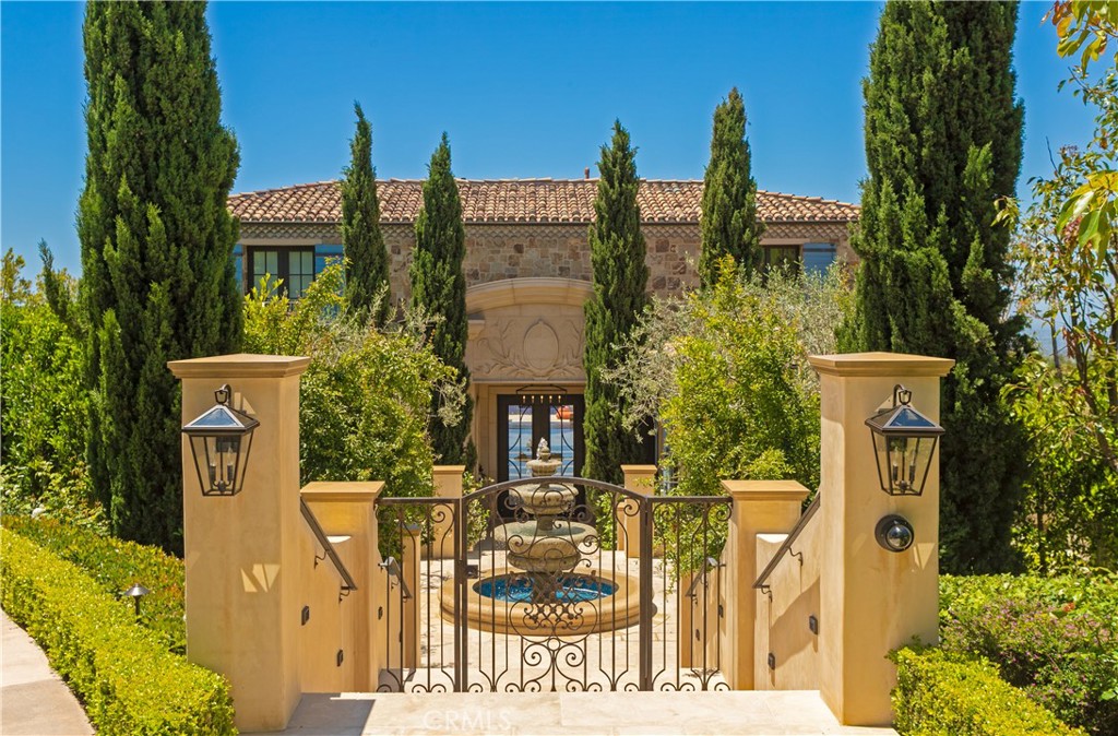 9 Pelican Crest Drive