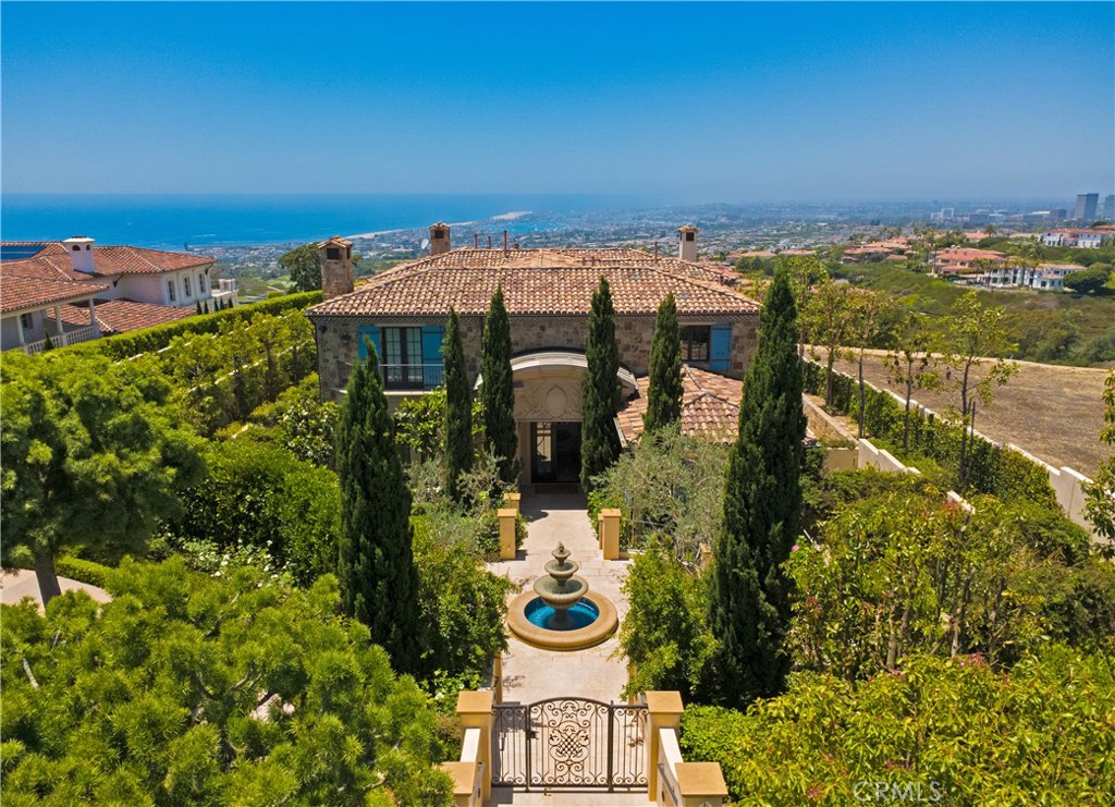 9 Pelican Crest Drive