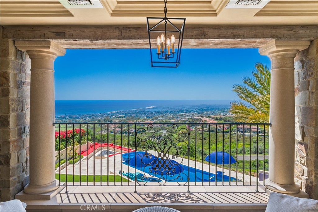 9 Pelican Crest Drive