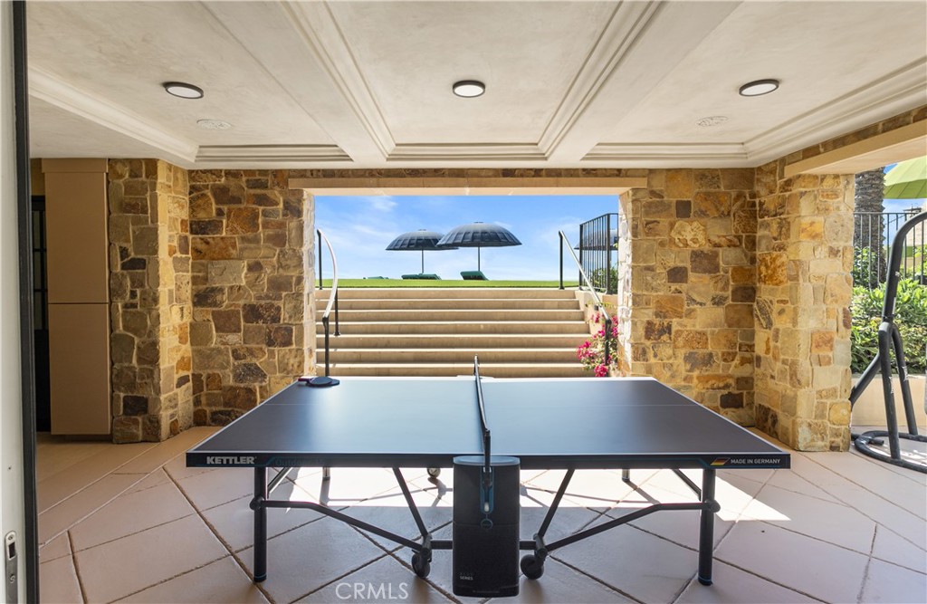 9 Pelican Crest Drive