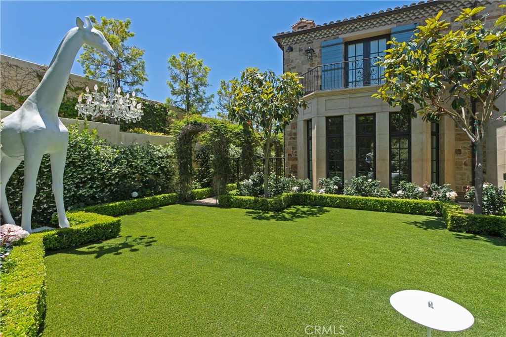9 Pelican Crest Drive
