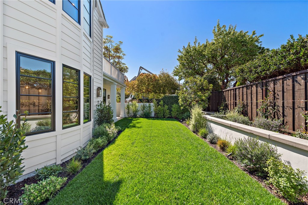 1963 Port Edward Place