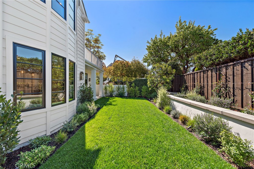 1963 Port Edward Place