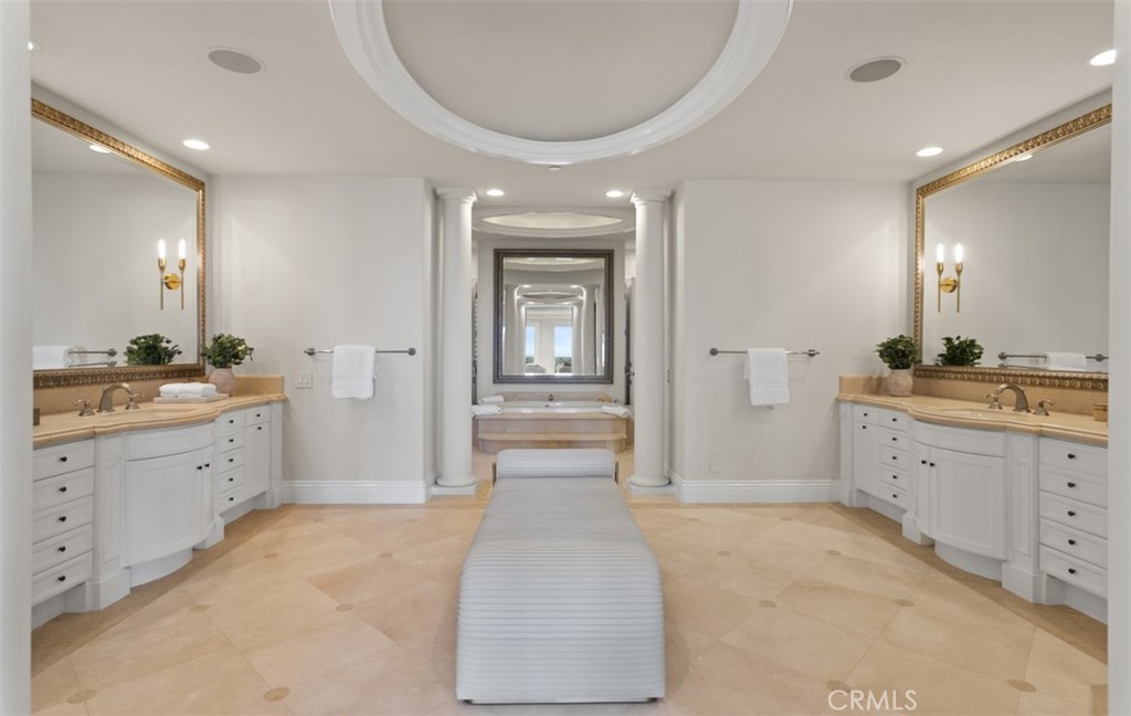 22 Pelican Crest Drive