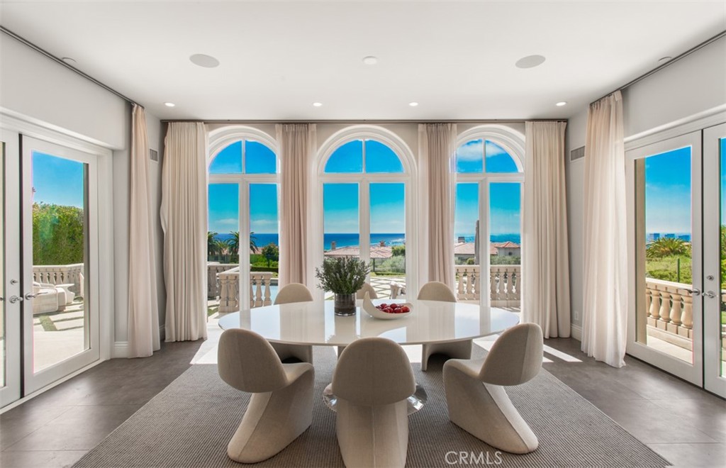 22 Pelican Crest Drive