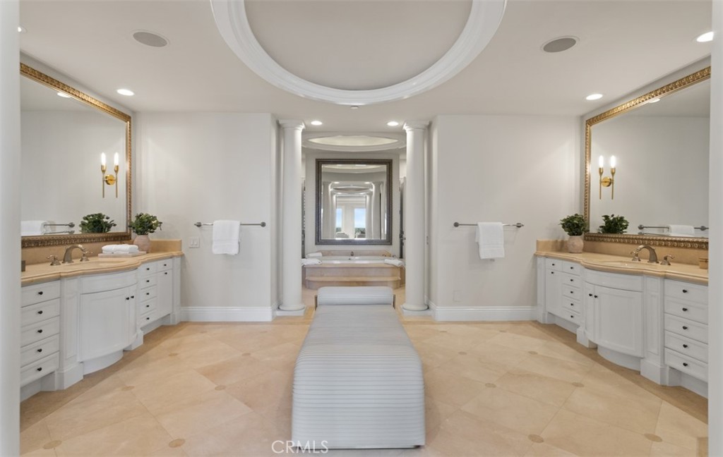 22 Pelican Crest Drive