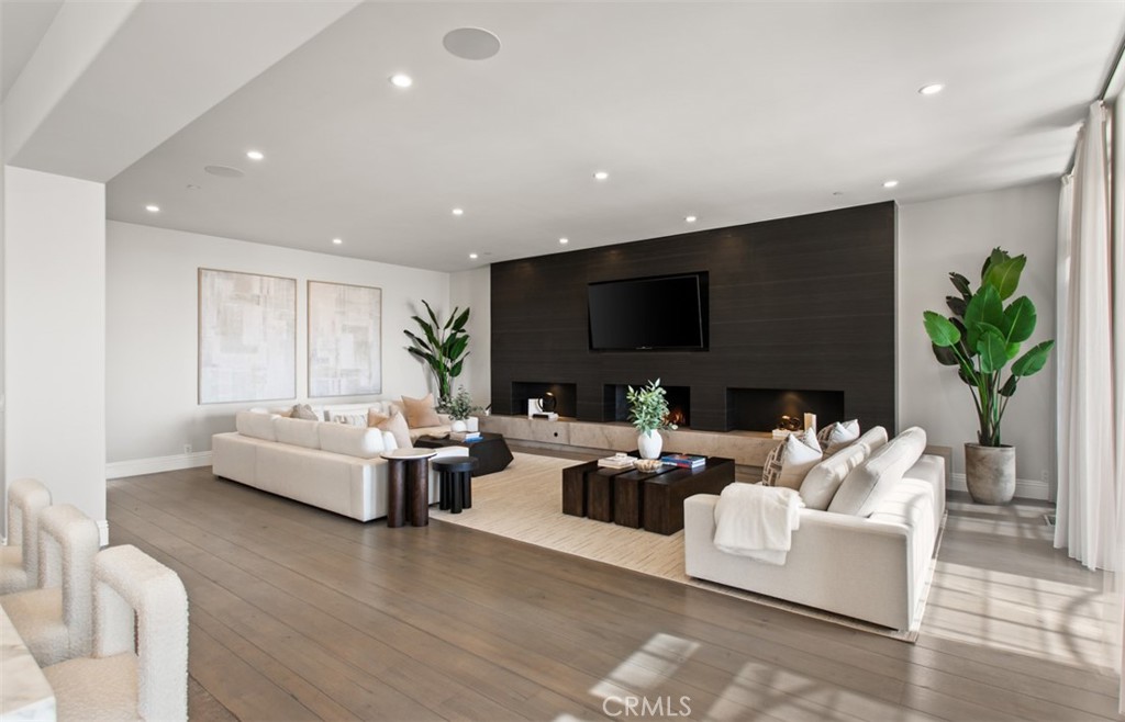 22 Pelican Crest Drive