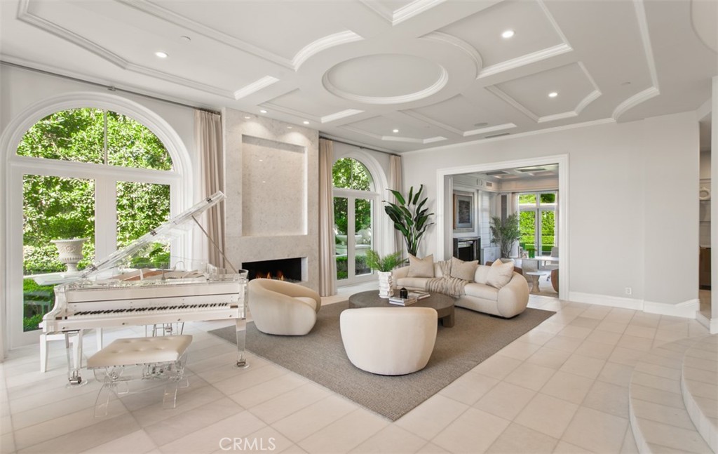 22 Pelican Crest Drive