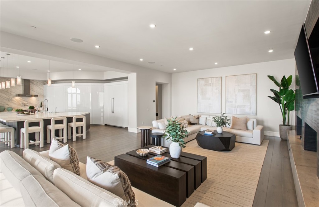 22 Pelican Crest Drive