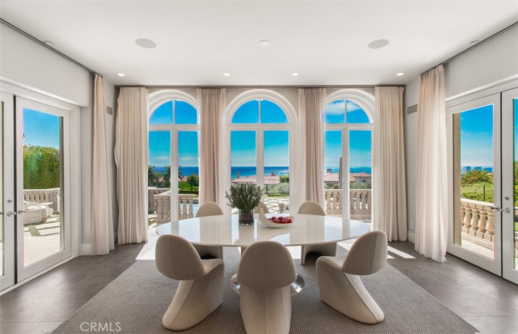 22 Pelican Crest Drive