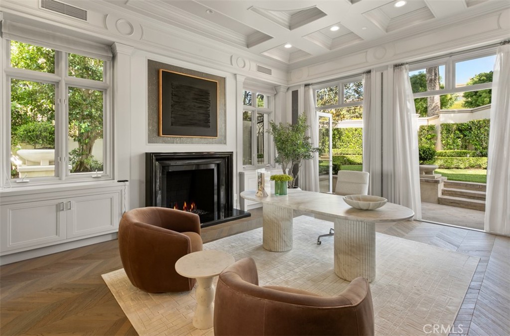 22 Pelican Crest Drive