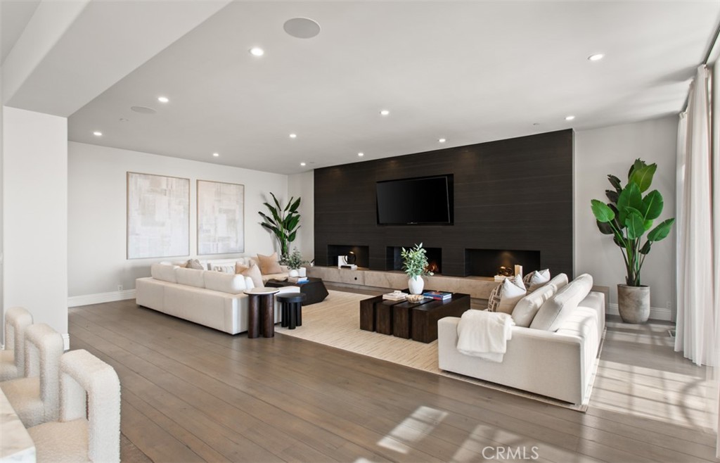 22 Pelican Crest Drive