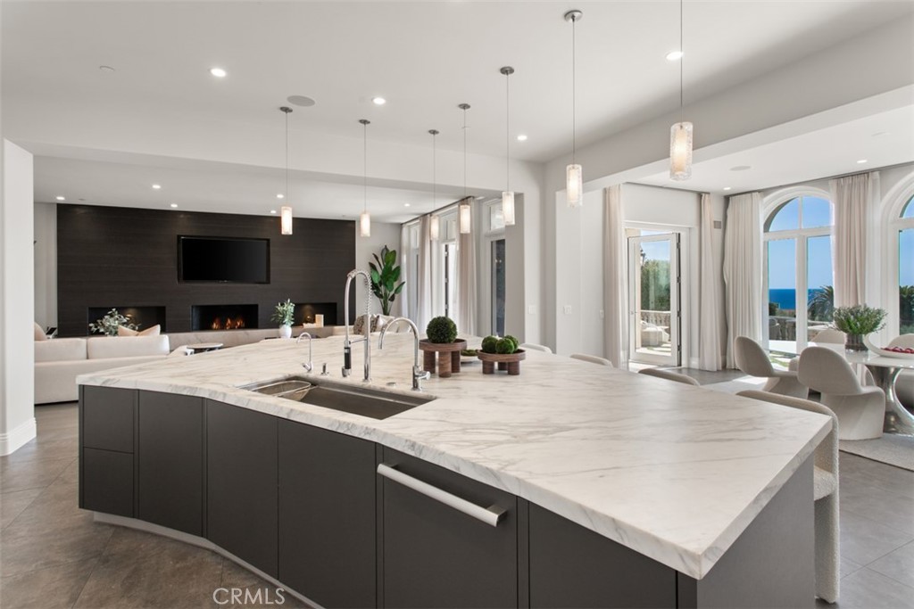 22 Pelican Crest Drive