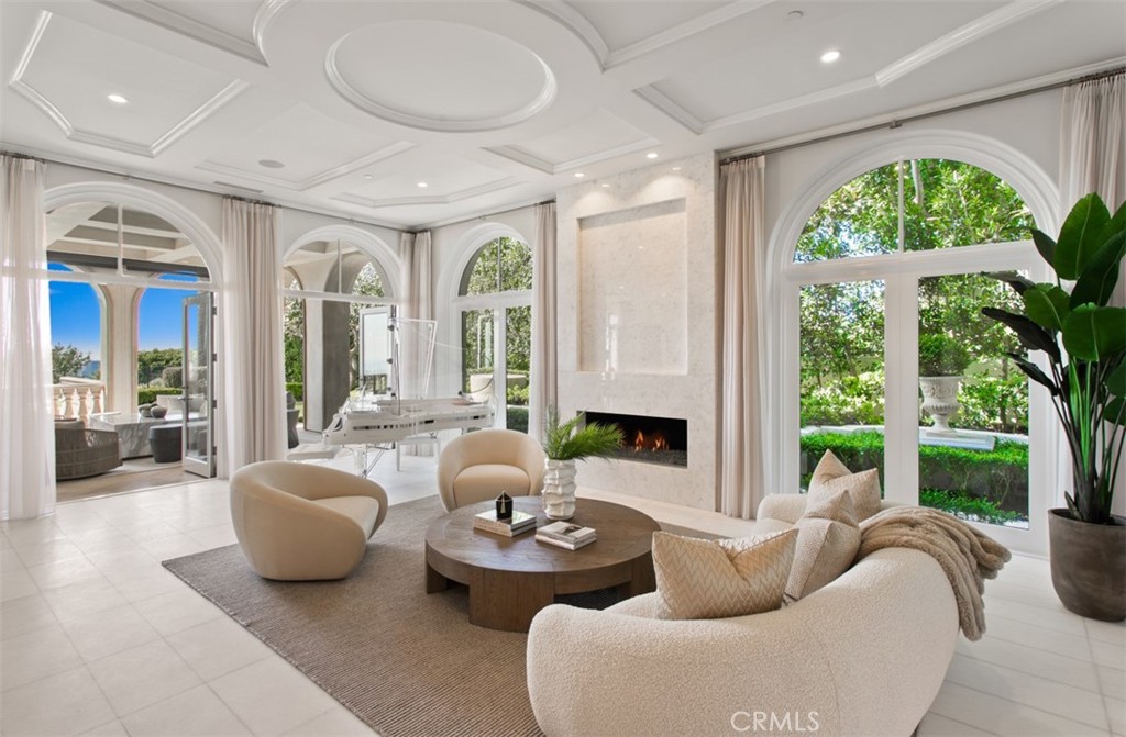 22 Pelican Crest Drive