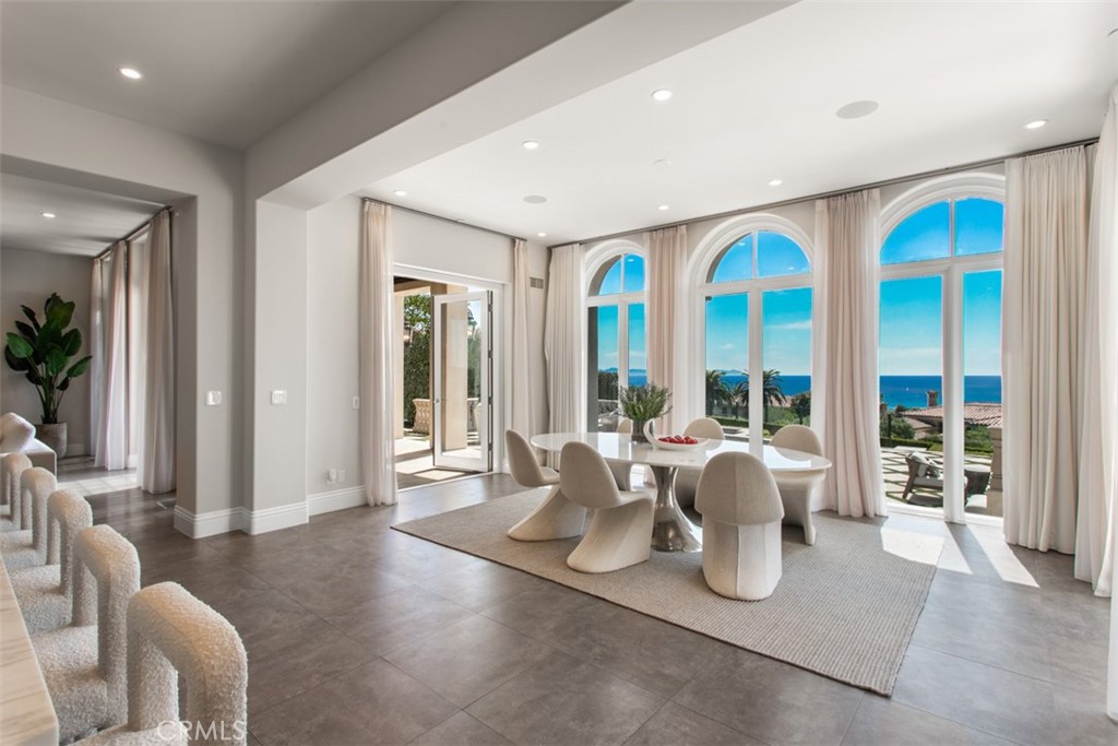 22 Pelican Crest Drive