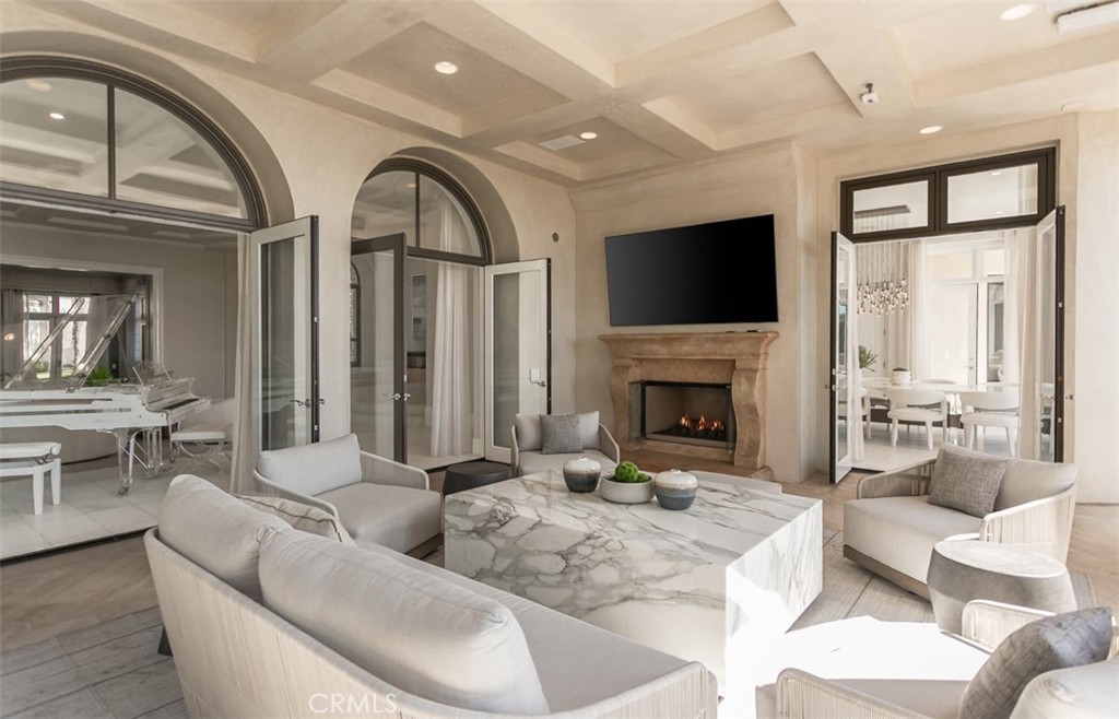 22 Pelican Crest Drive