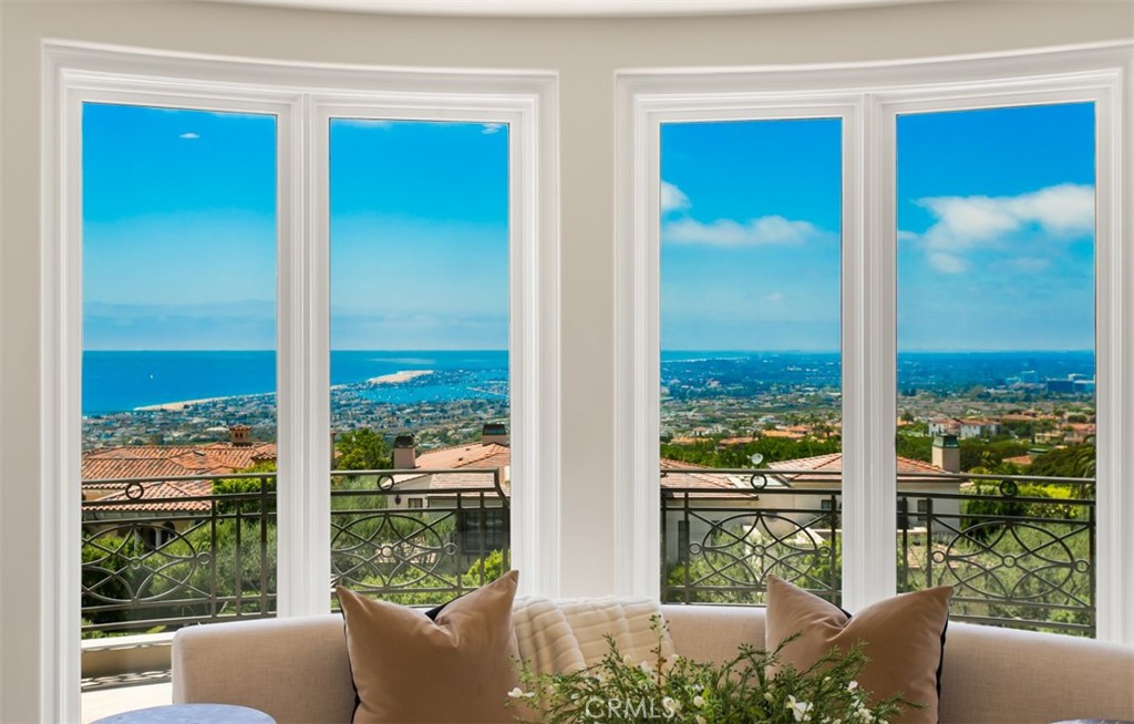 22 Pelican Crest Drive