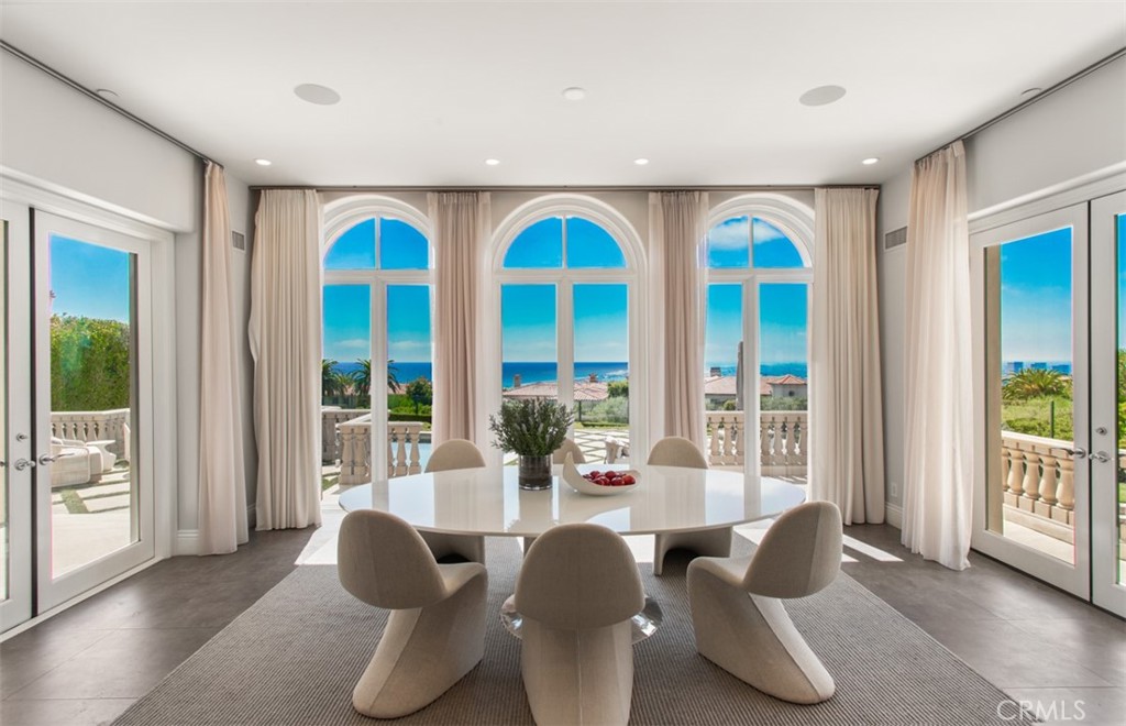 22 Pelican Crest Drive