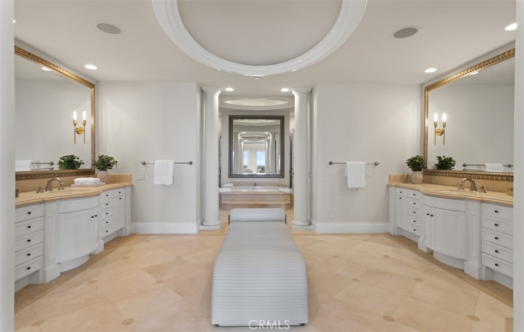 22 Pelican Crest Drive