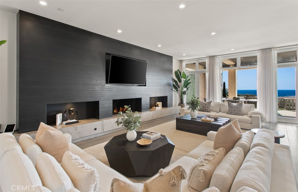 22 Pelican Crest Drive