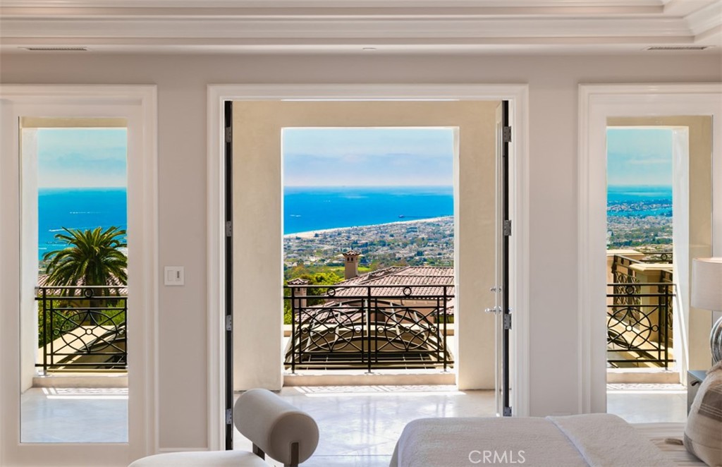 22 Pelican Crest Drive