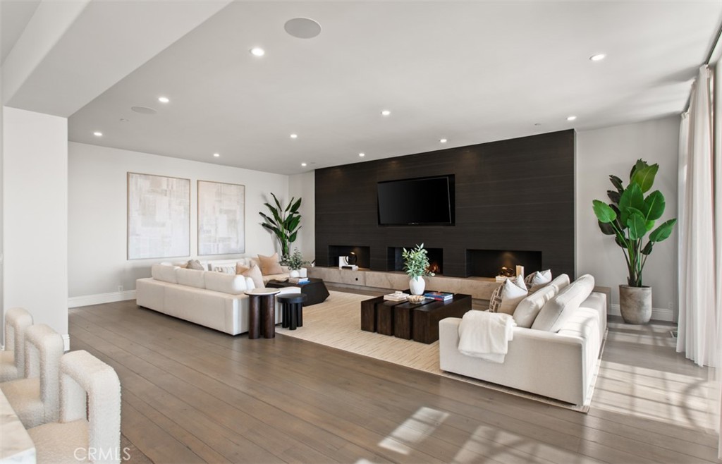 22 Pelican Crest Drive