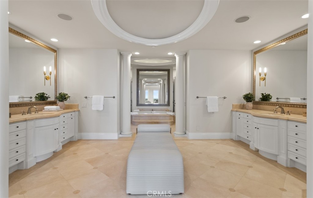 22 Pelican Crest Drive