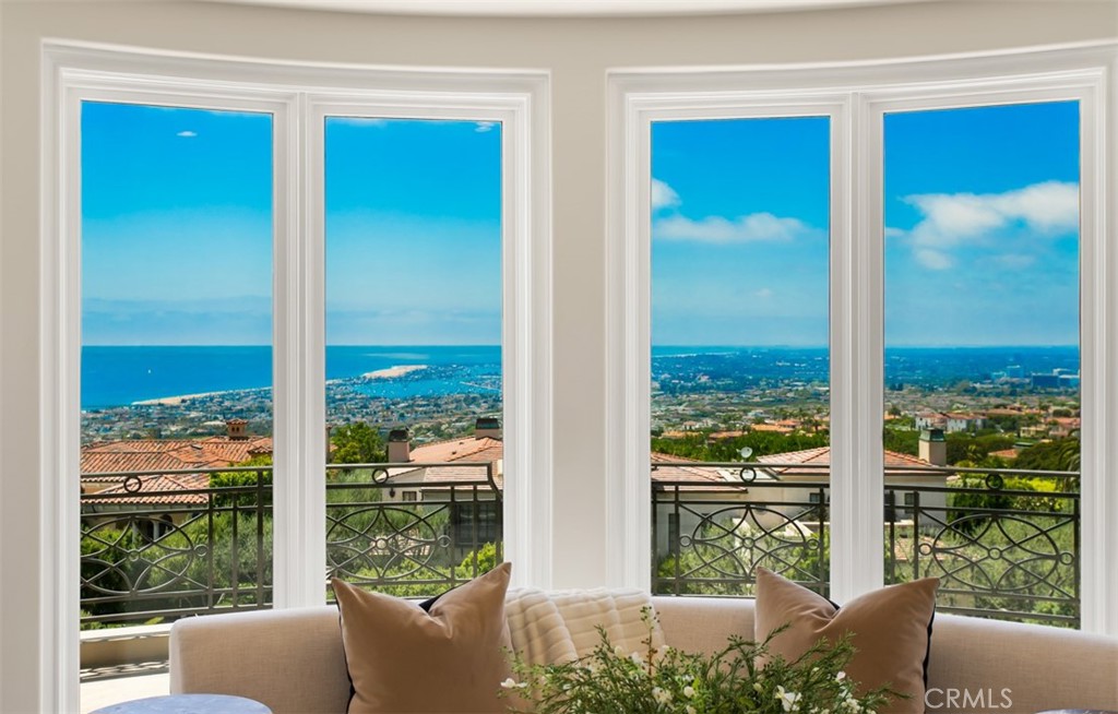 22 Pelican Crest Drive