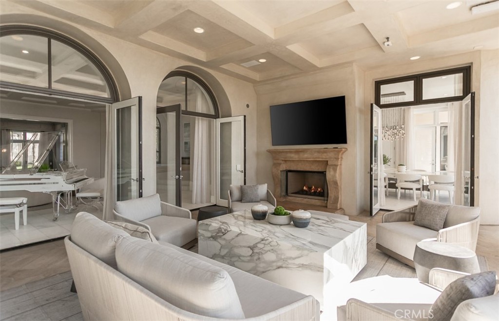 22 Pelican Crest Drive