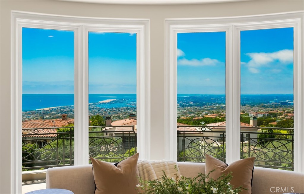 22 Pelican Crest Drive