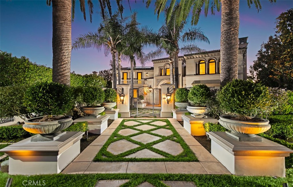 22 Pelican Crest Drive