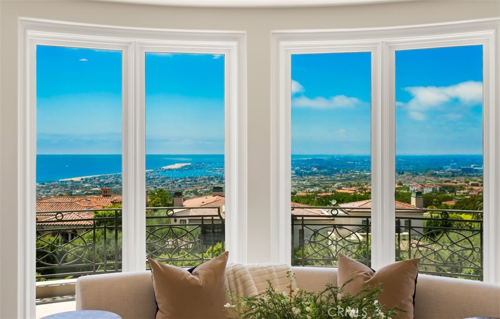 22 Pelican Crest Drive