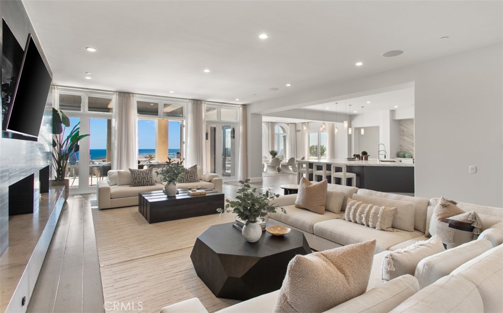 22 Pelican Crest Drive