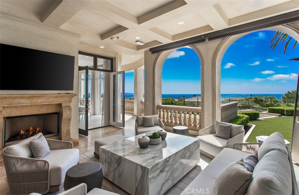 22 Pelican Crest Drive