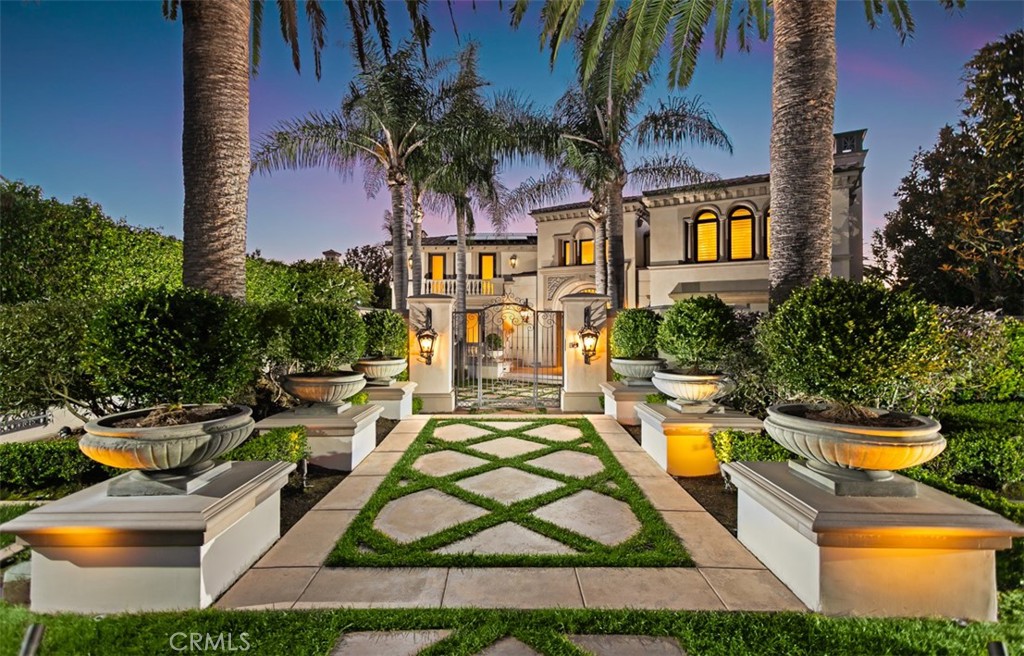 22 Pelican Crest Drive