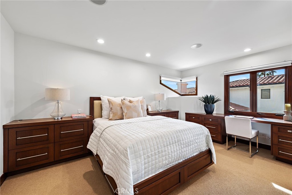2907 Cliff Drive