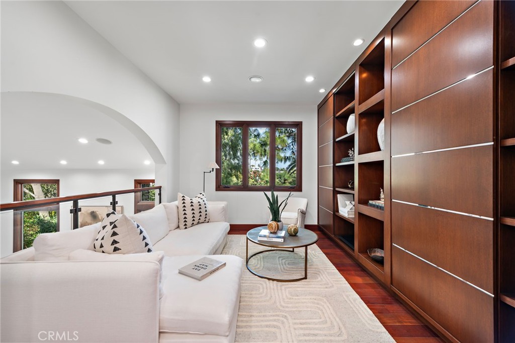 2907 Cliff Drive