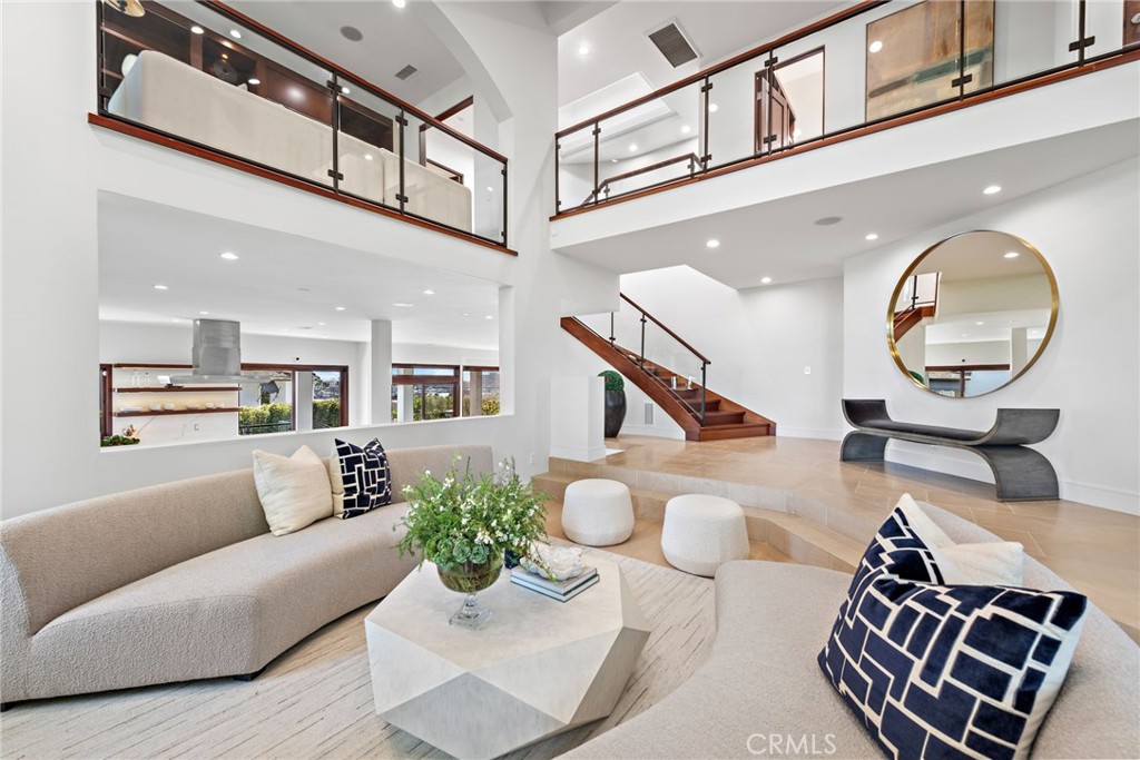 2907 Cliff Drive