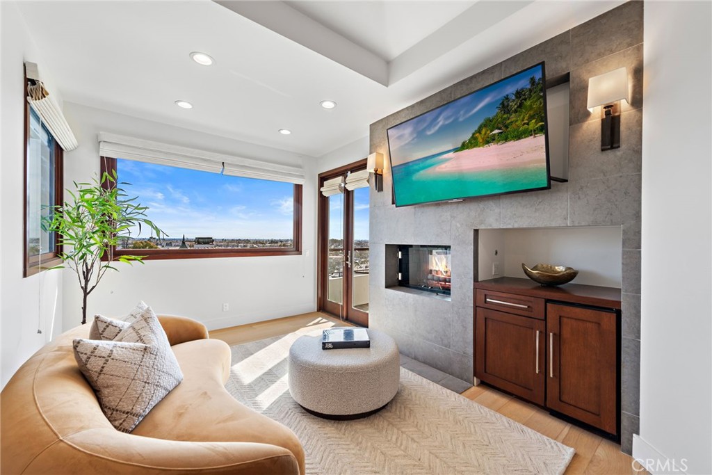 2907 Cliff Drive