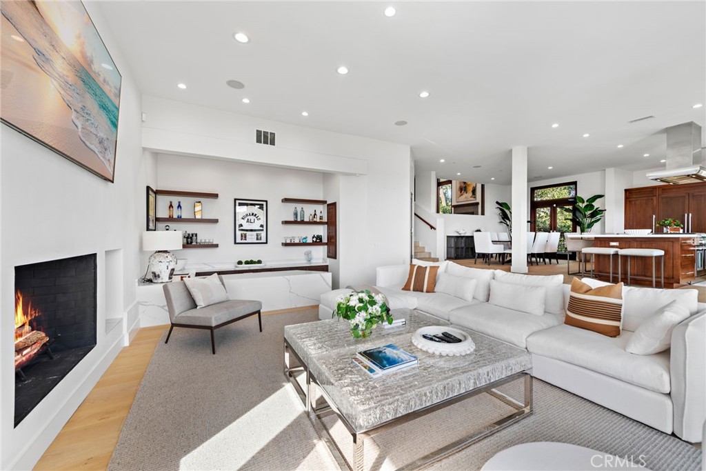 2907 Cliff Drive