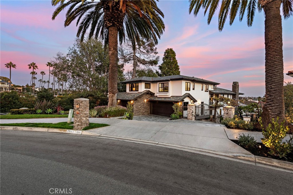 2907 Cliff Drive