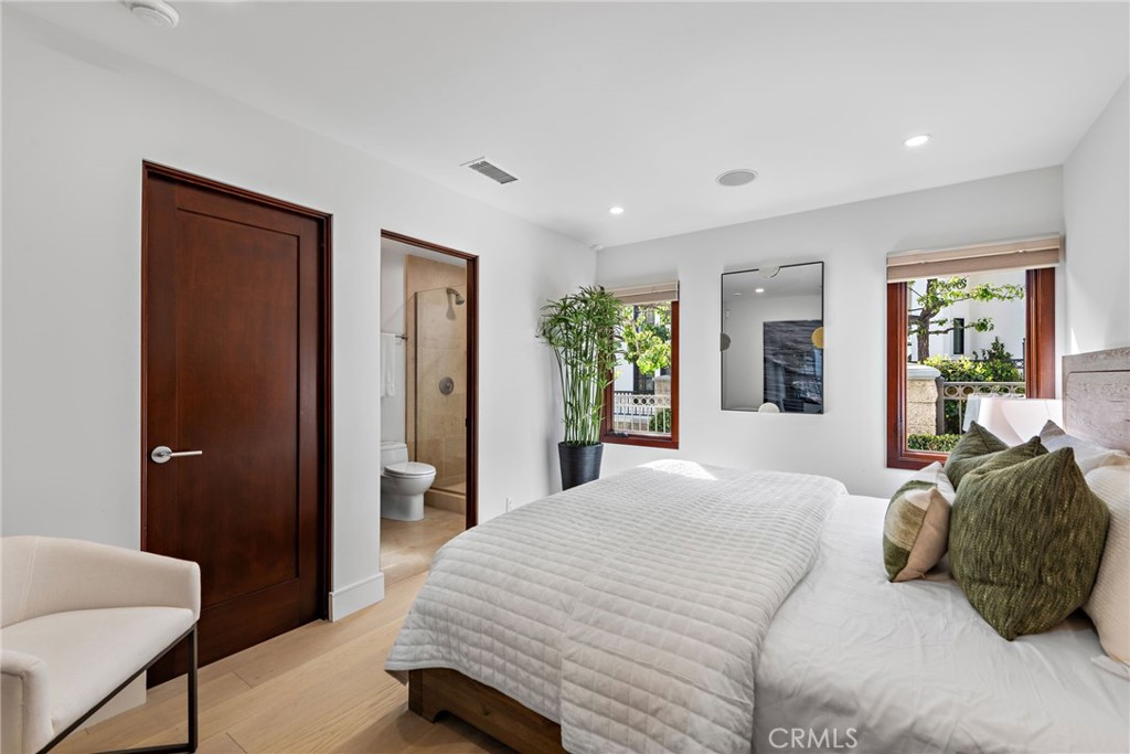 2907 Cliff Drive