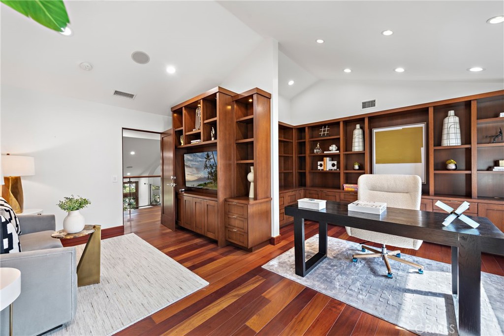 2907 Cliff Drive