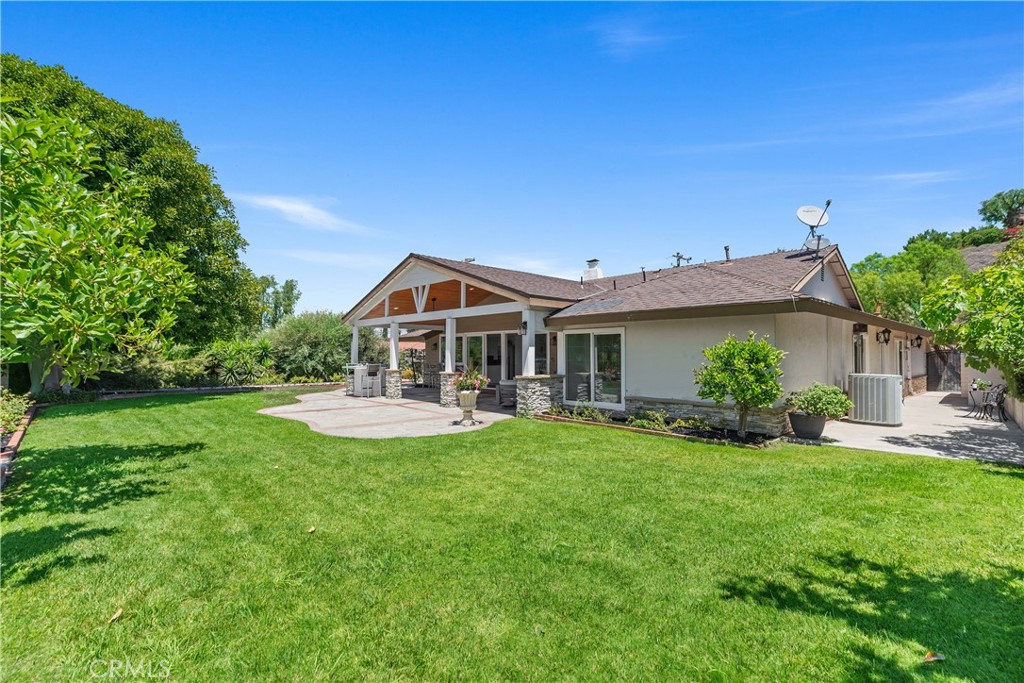 2120 E White Lantern Lane