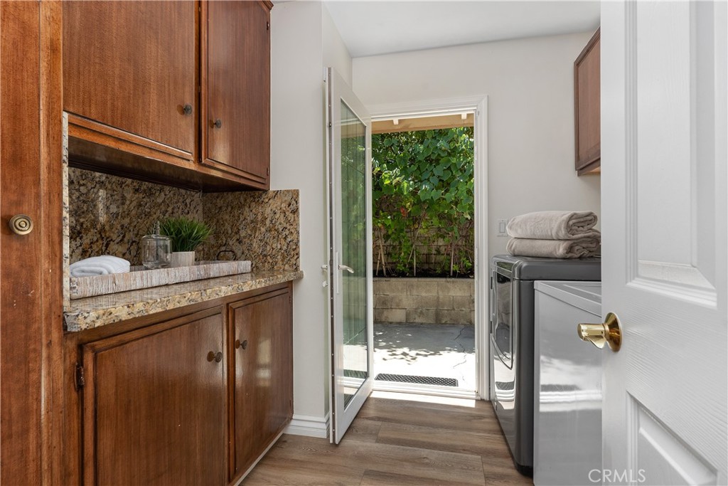 2120 E White Lantern Lane