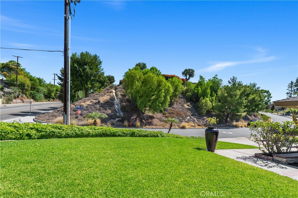 2120 E White Lantern Lane