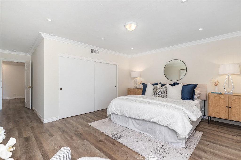 2120 E White Lantern Lane