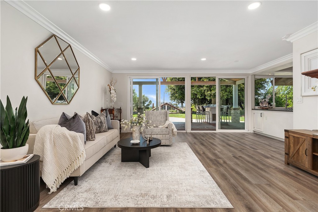 2120 E White Lantern Lane